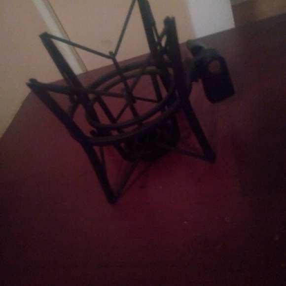 Akg P420 Condenser Microphone (New) - Picture 3 of 5